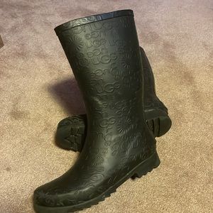 UGG rain boots ☔️